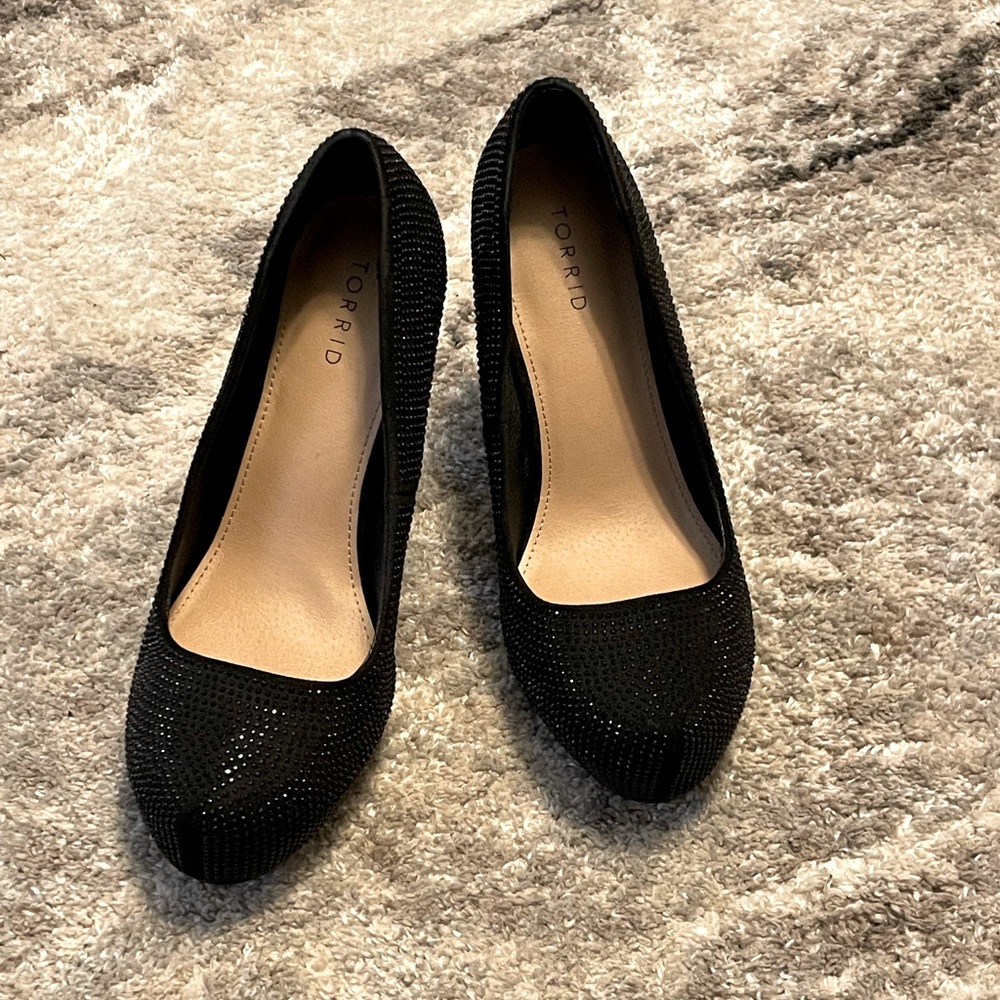 Black heels size 9.5WW